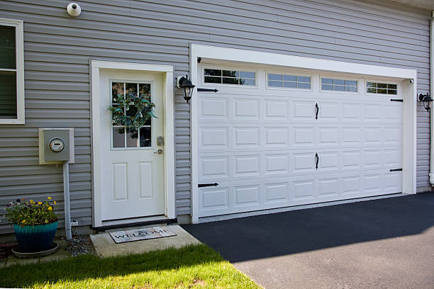 24/7 Emergency Garage Door Panel Replacement experts in North Fort Myers, FL